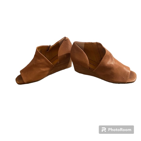 Lucky Brand cut out booties, size 8M, tan, boho, good condition with light wear. - Picture 2 of 10